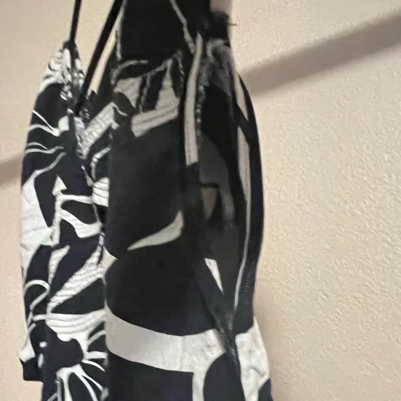 Farm Rio x Anthropologie Puff-Sleeve
Printed Linen Jumpsuit - Picture 9 of 15